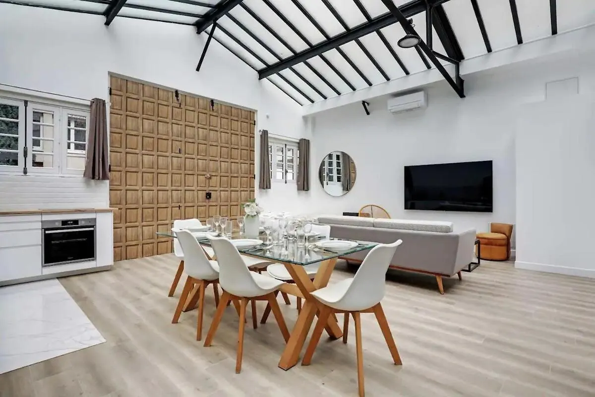 Magnificent Loft Porte Versailles & Champs De Mars contacts